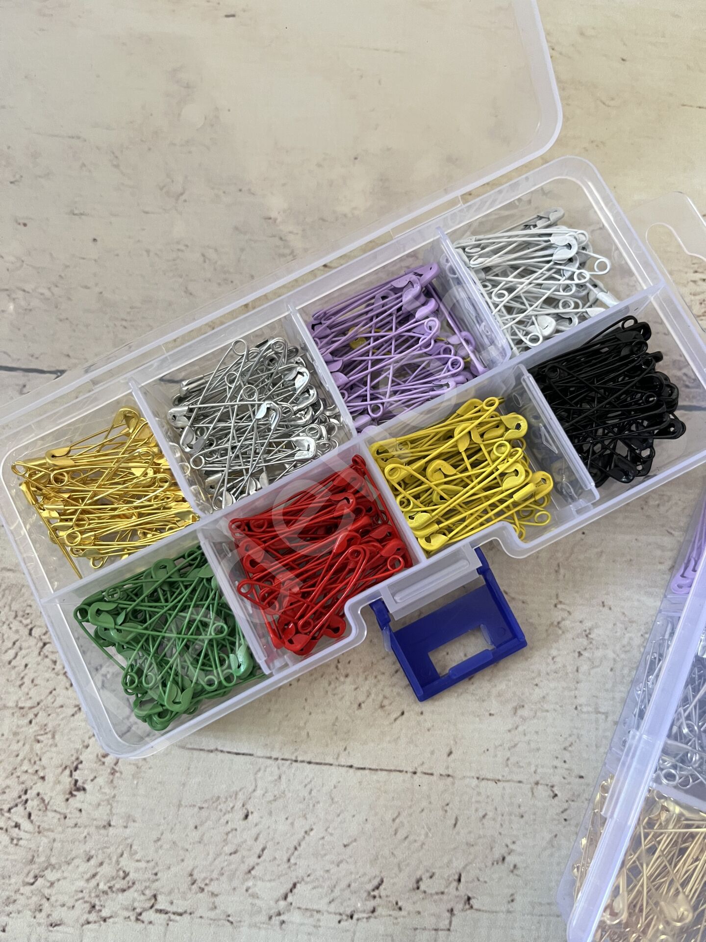 KUTULU RENKLİ ÇENGEL İĞNE 320'Lİ