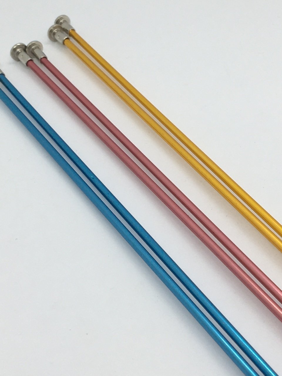 2.5 MM YABALI RENKLİ  35 CM ŞİŞ