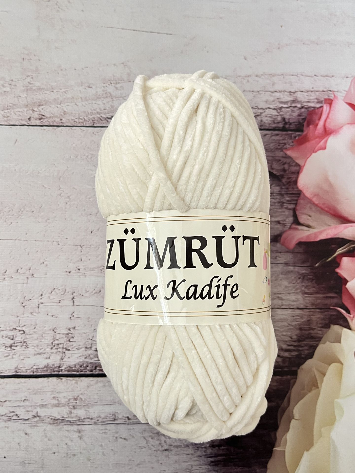 ZÜMRÜT LUX KADİFE 3215 KREM