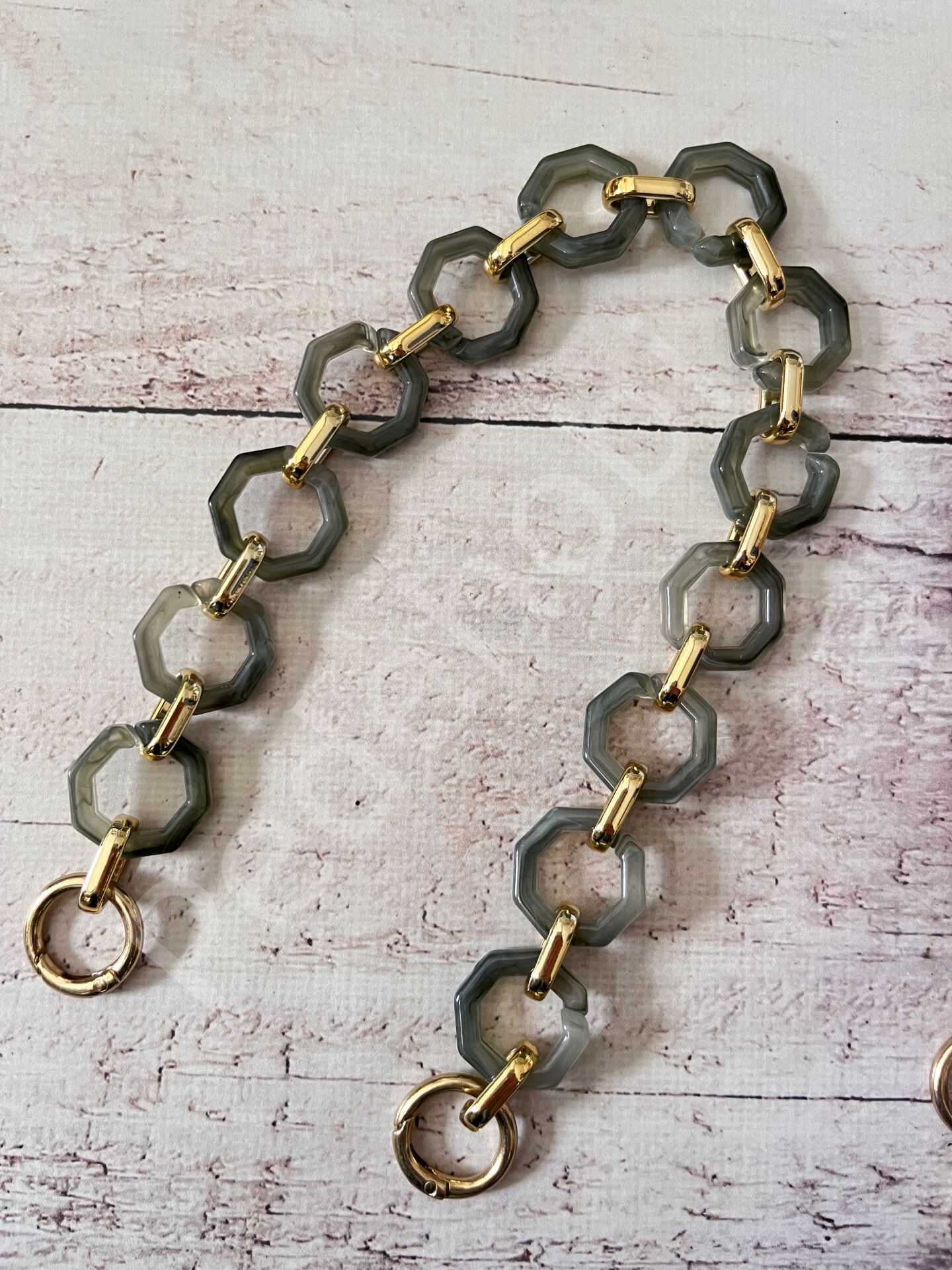 AKRİLİK SEKİZGEN  MODEL ÇANTA ASKISI 45 CM GRİ