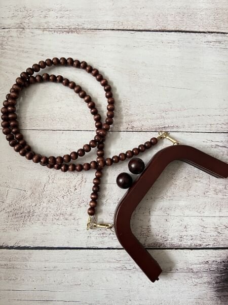 GÜMÜŞ KANCALI 120 CM AHŞAP BONCUKLU ÇANTA ASKISI