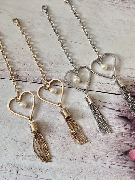 İNCİLİ PÜSKÜLLÜ KALP ÇANTA SÜSÜ