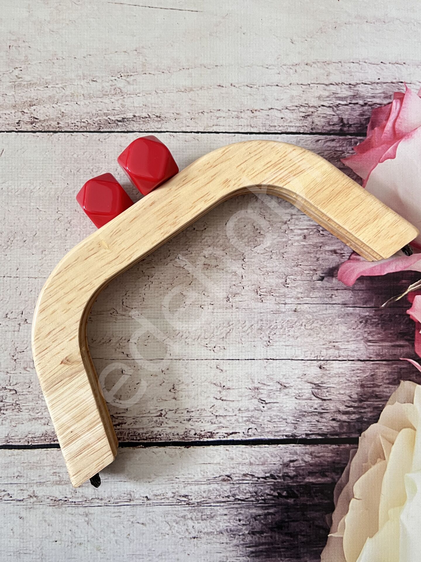 YENİ MODEL SİLİKON BONCUKLU MIKNATISLI AHŞAP BURS 22 CM kırmızı