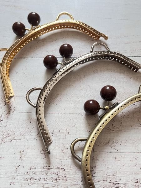 16 CM KAHVE BONCUKLU ÇANTA KLİPSİ