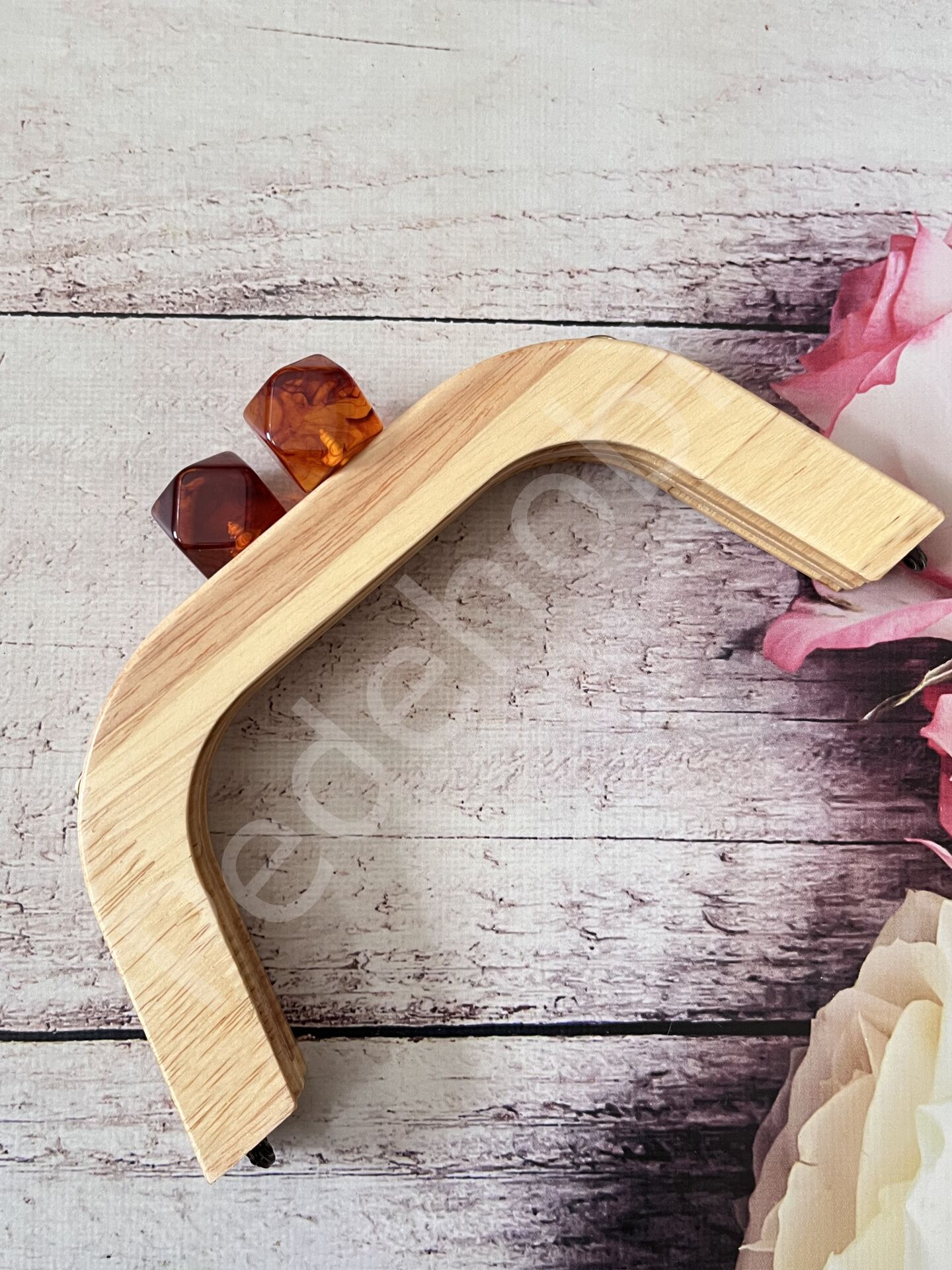 YENİ MODEL SİLİKON BONCUKLU MIKNATISLI AHŞAP BURS 22 CM AKİDE