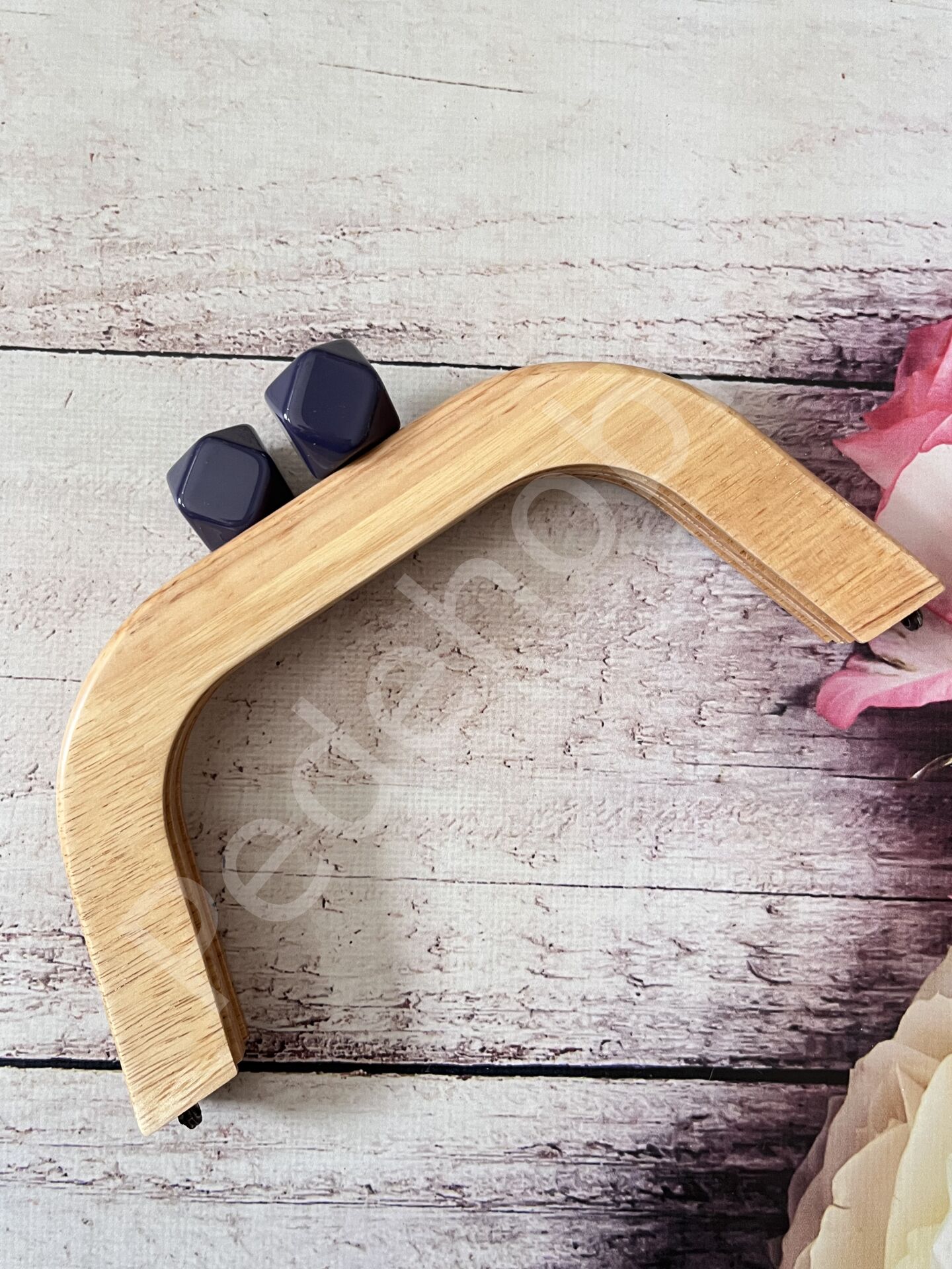 YENİ MODEL SİLİKON BONCUKLU MIKNATISLI AHŞAP BURS 22 CM Mor