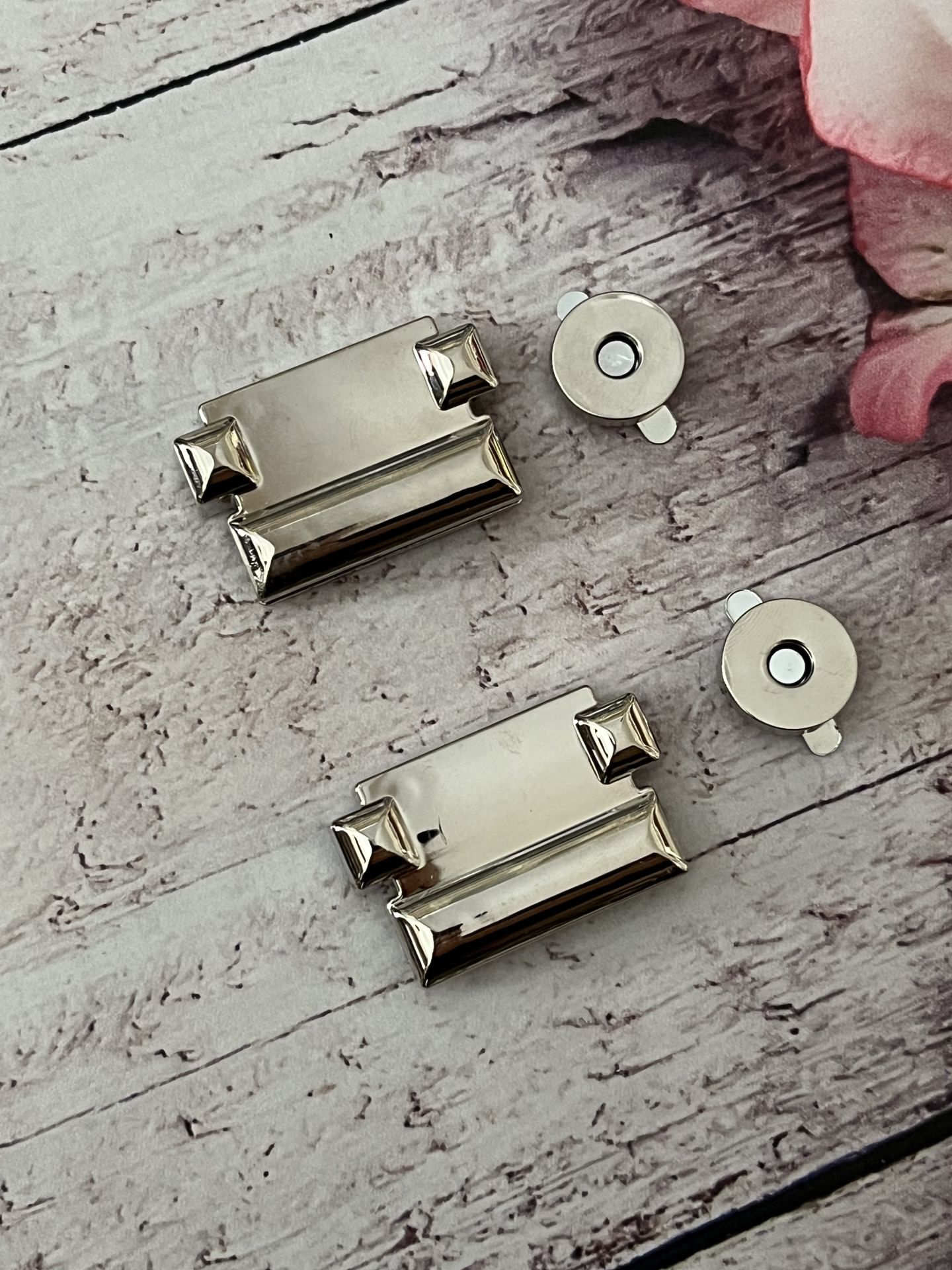 PLASTİK MIKNATISLI ÇANTA ÇITÇIT