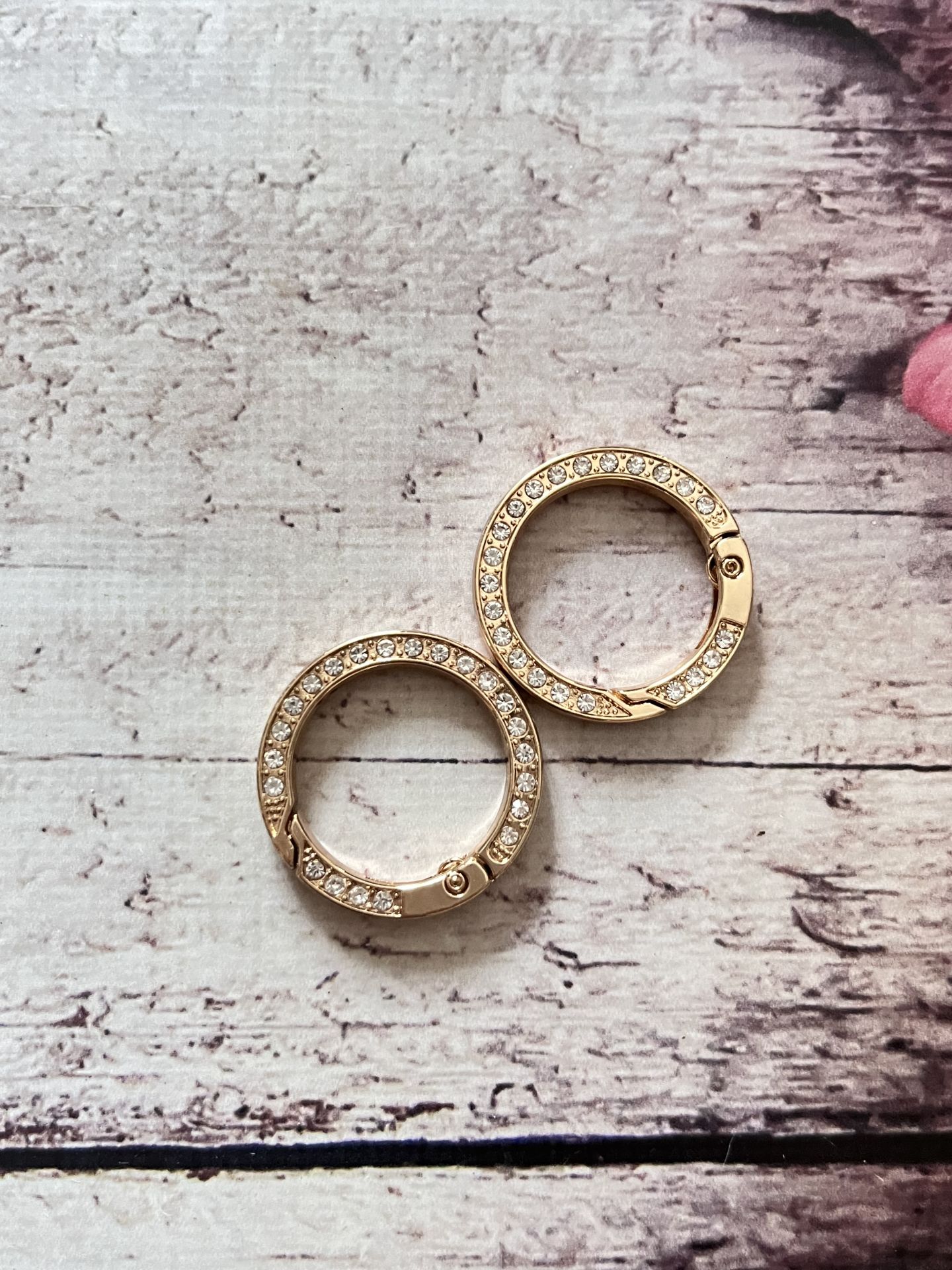 TAŞLI YAYLI HALKA 3,5CM GOLD