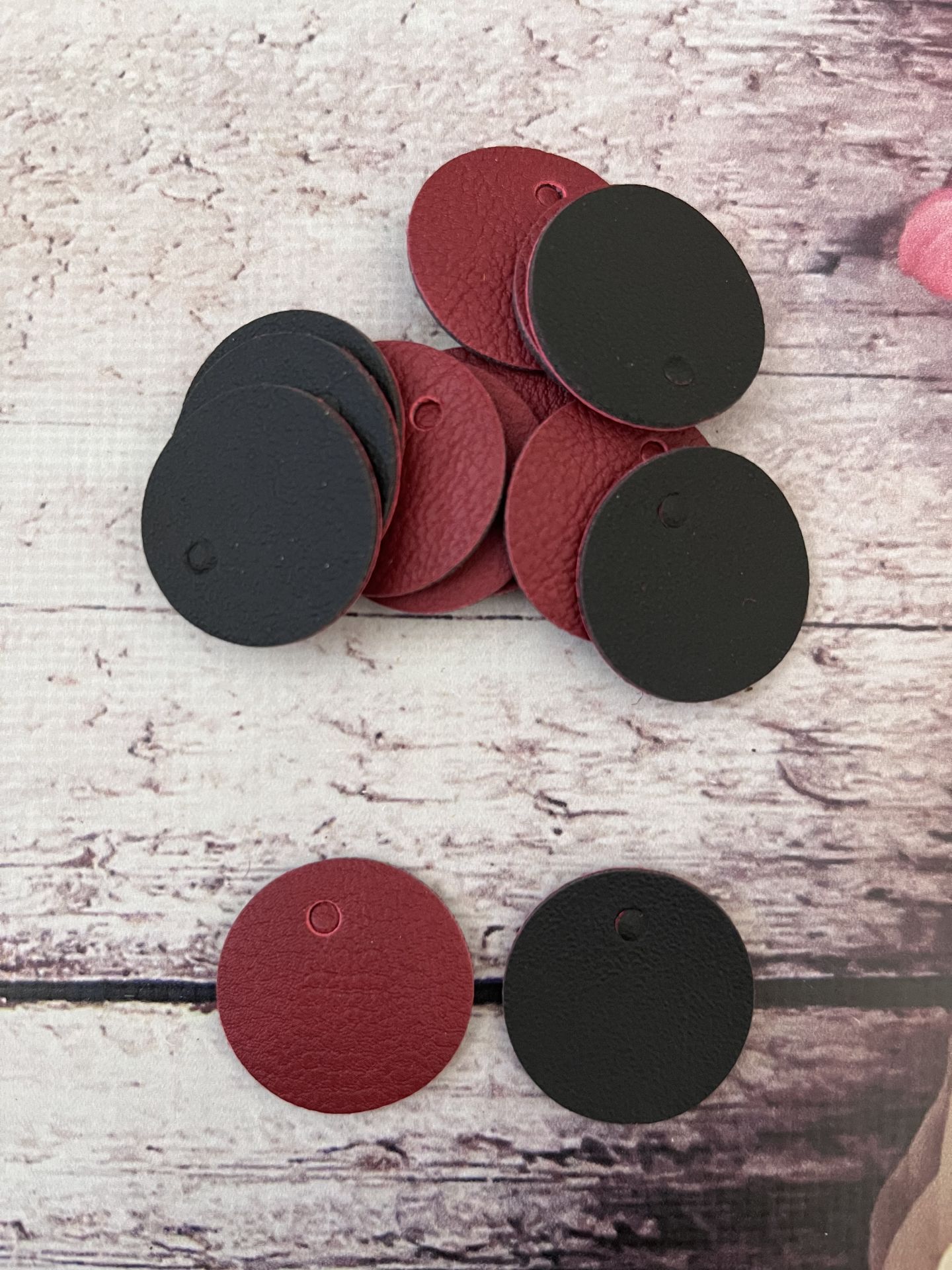 DERİ PUL KALIN ÇİFT RENKLİ 100' LÜ PAKET  (3 CM) bordo