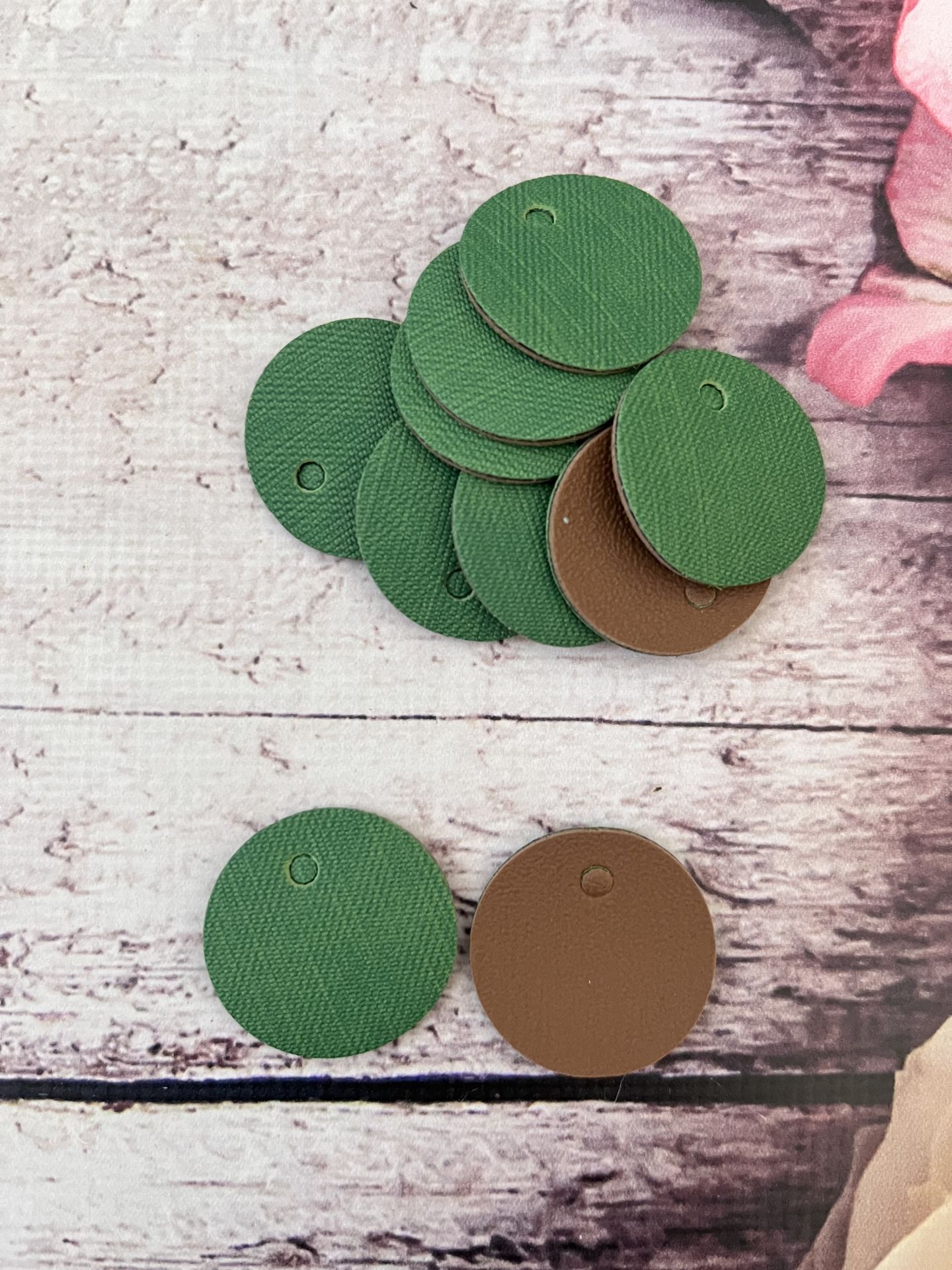 DERİ PUL KALIN ÇİFT RENKLİ 100' LÜ PAKET  (3 CM) yeşil