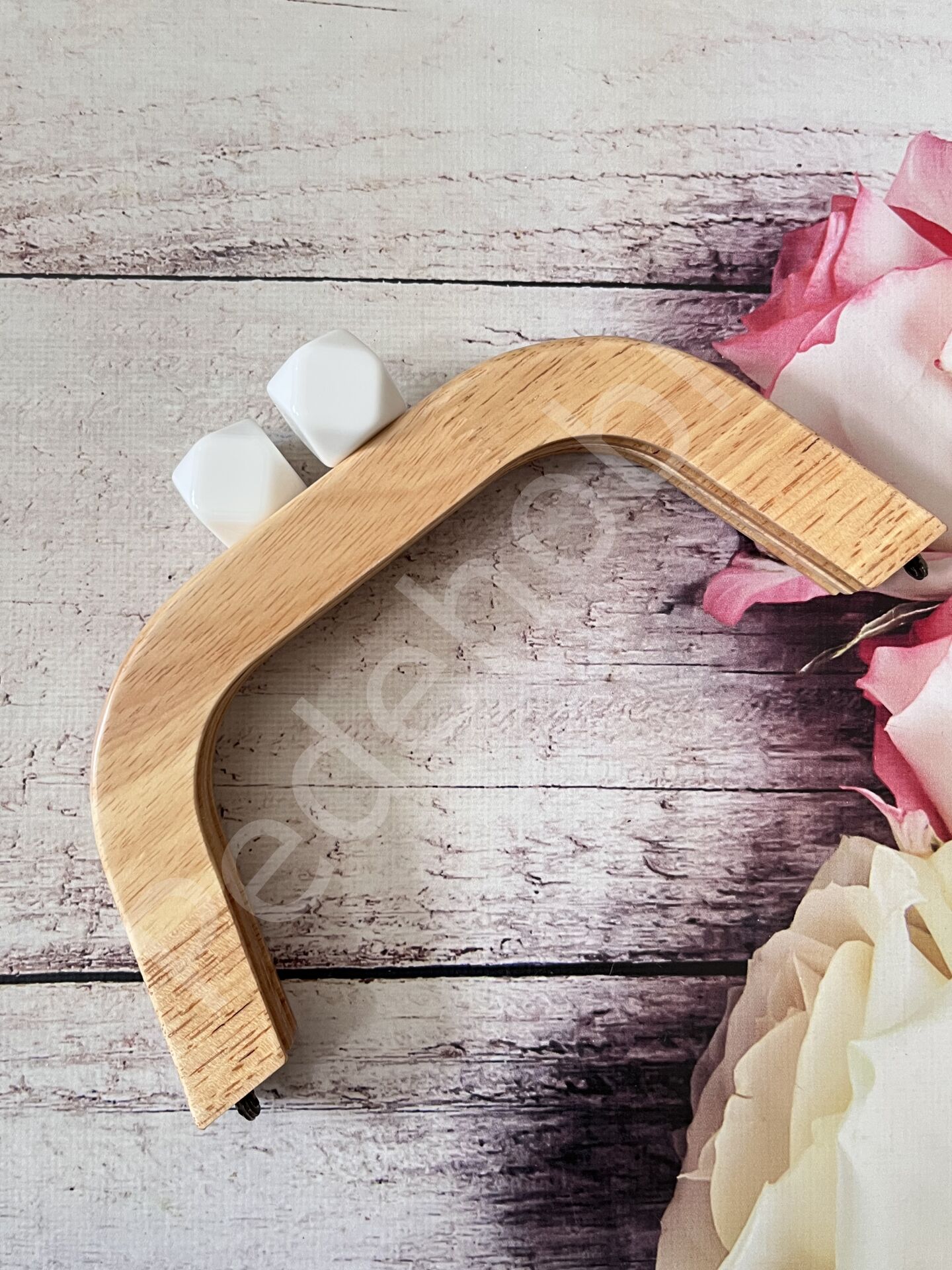 YENİ MODEL SİLİKON BONCUKLU MIKNATISLI AHŞAP BURS 22 CM Beyaz