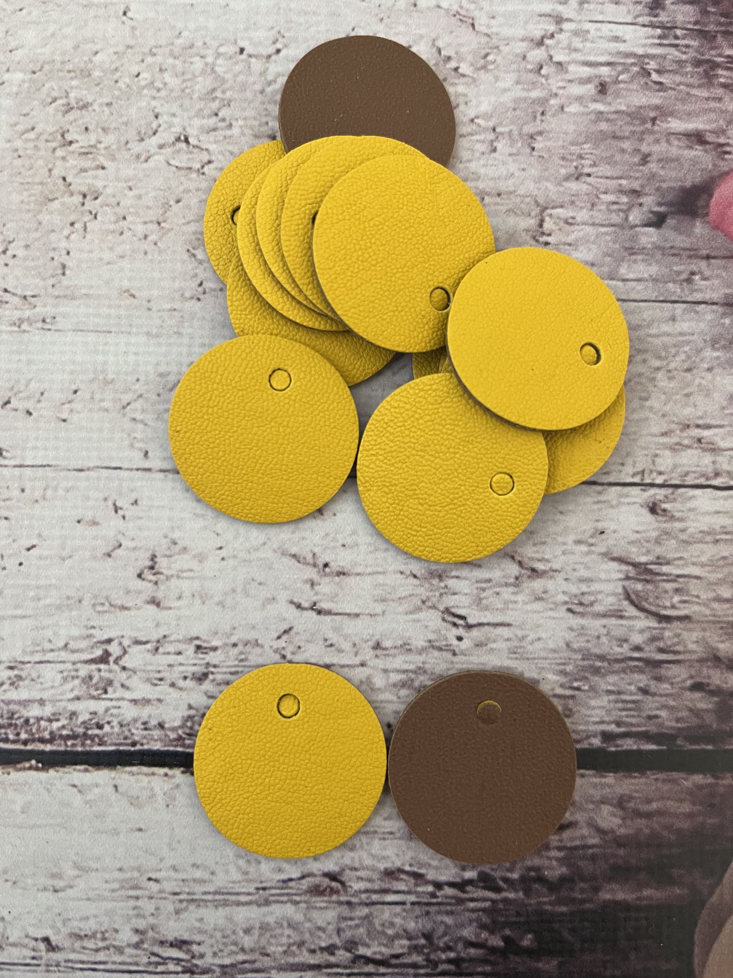 DERİ PUL KALIN ÇİFT RENKLİ 100' LÜ PAKET  (3 CM) Sarı