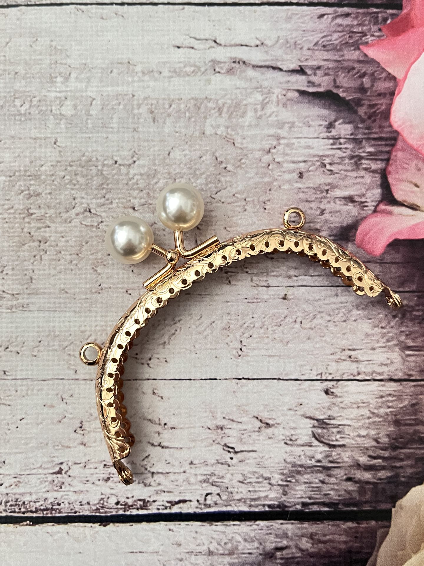 METAL İNCİLİ OVAL CÜZDAN KLİPSİ 10.50CM GOLD BEYAZ TOKALI