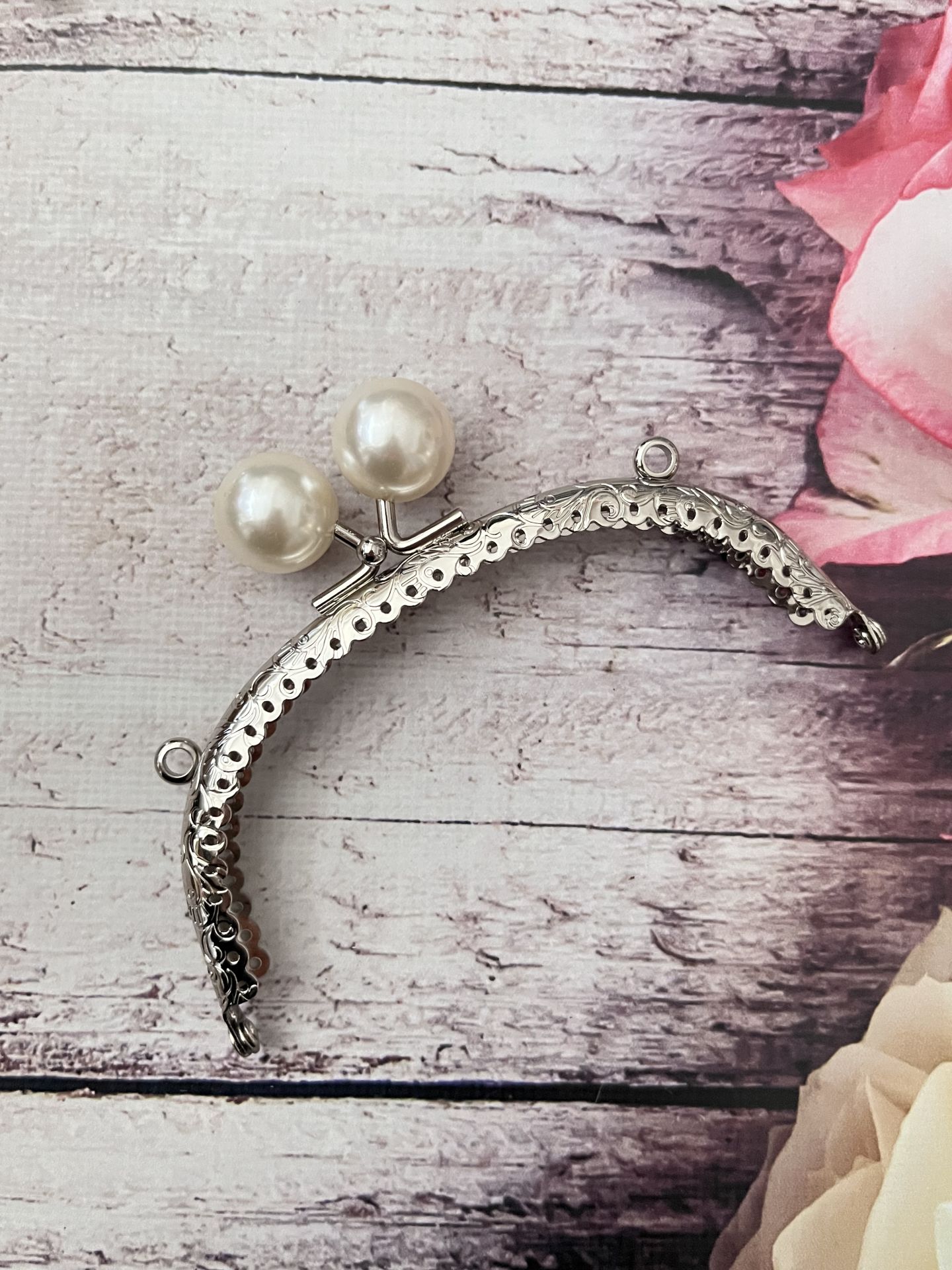 METAL İNCİLİ OVAL CÜZDAN KLİPSİ 12.50 CM GÜMÜŞ BEYAZ TOKALI