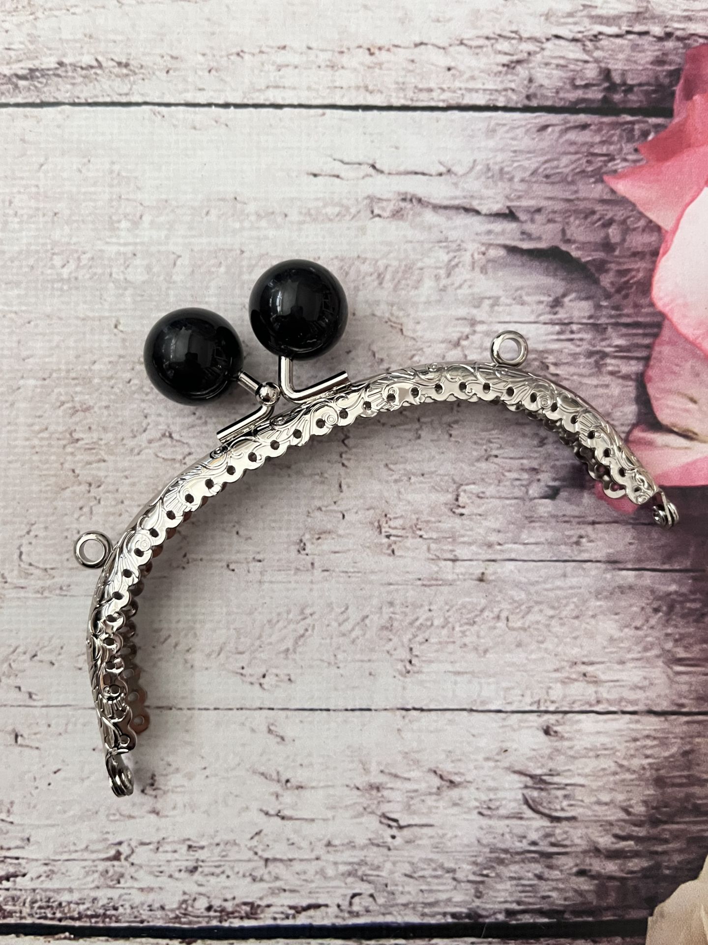 METAL İNCİLİ OVAL CÜZDAN KLİPSİ 12.50 CM GÜMÜŞ SİYAH TOKALI