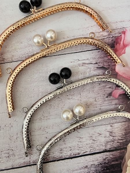 METAL İNCİLİ OVAL ÇANTA KLİPSİ 20.50 CM