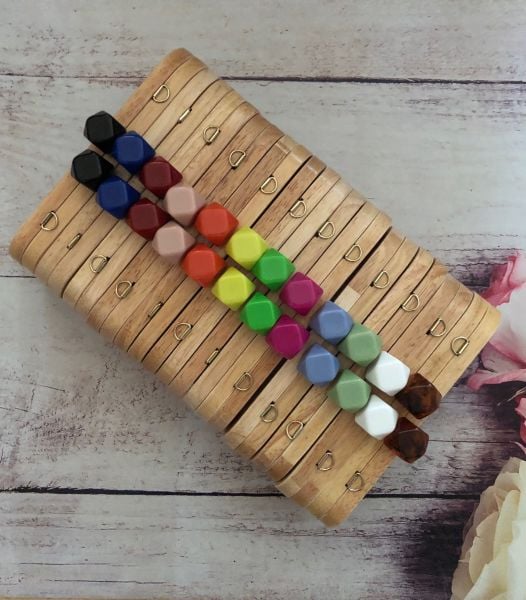 SİLİKON BONCUKLU MIKNATISLI AHŞAP BURS 20 CM M-20