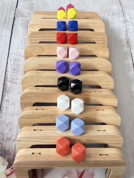 SİLİKON BONCUKLU MIKNATISLI AHŞAP BURS 20 CM M-20