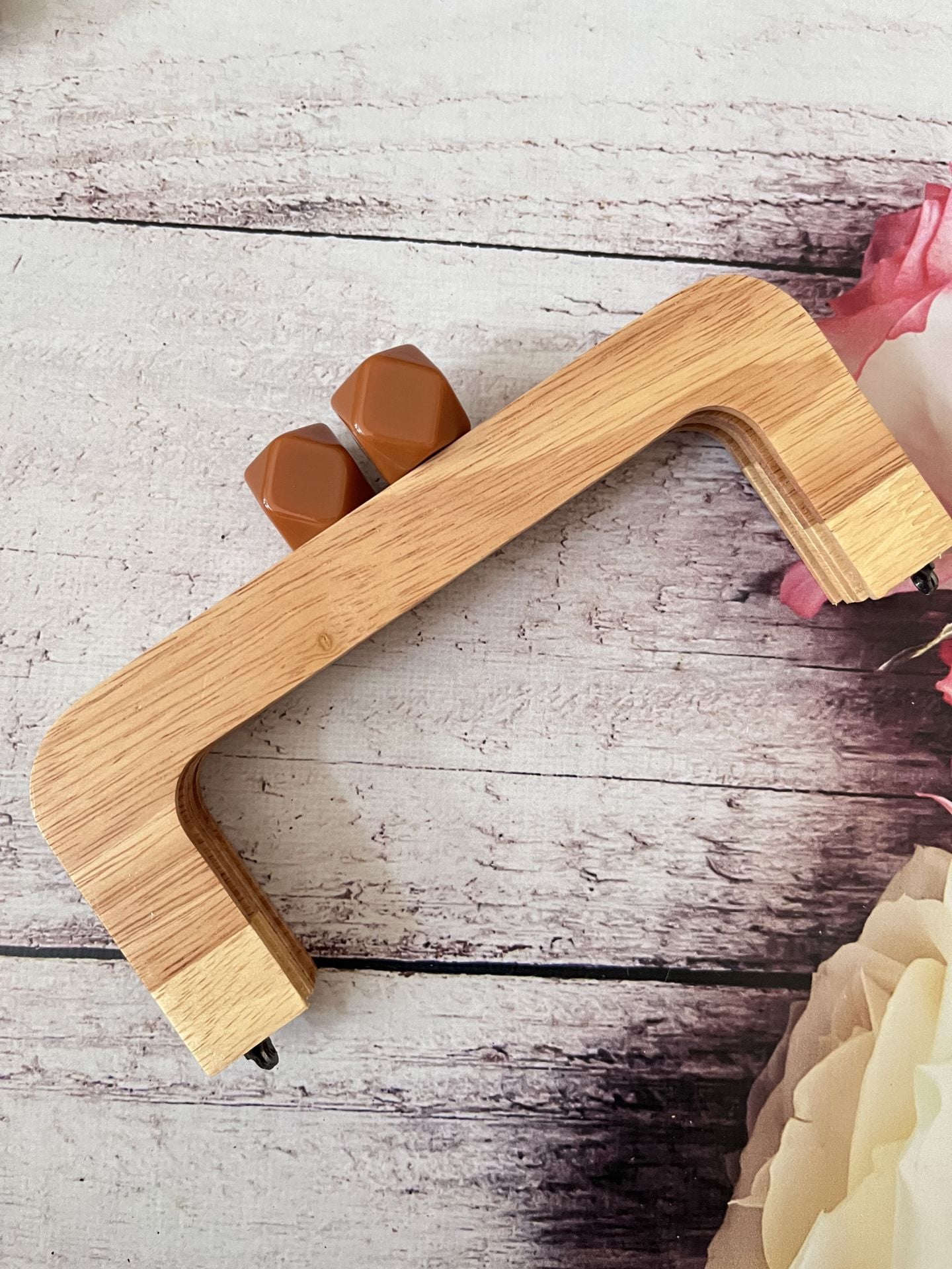 SİLİKON BONCUKLU MIKNATISLI AHŞAP BURS 20 CM M-20 kahve